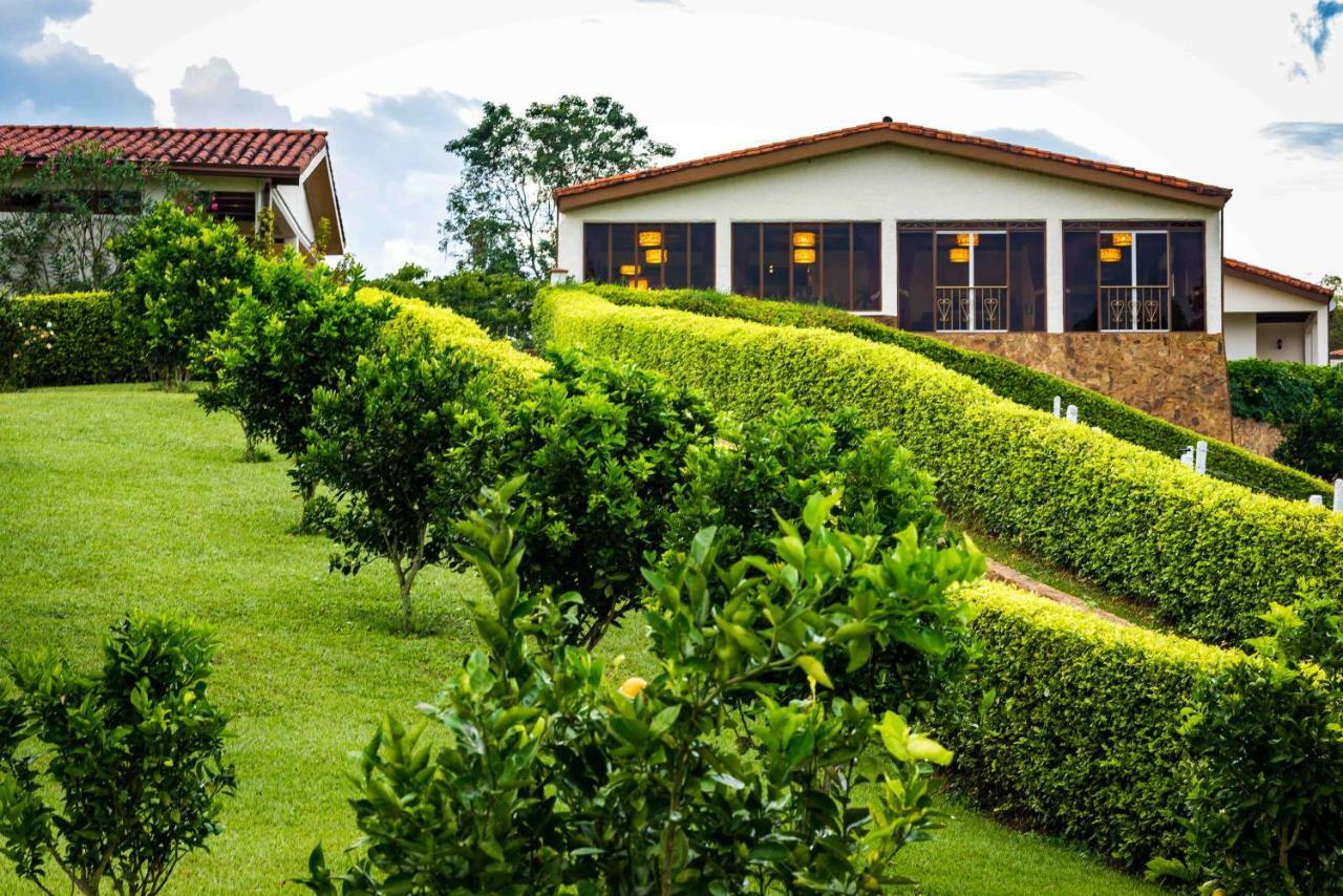 Hotel Estrella Del Monte อาร์เมเนีย ภายนอก รูปภาพ