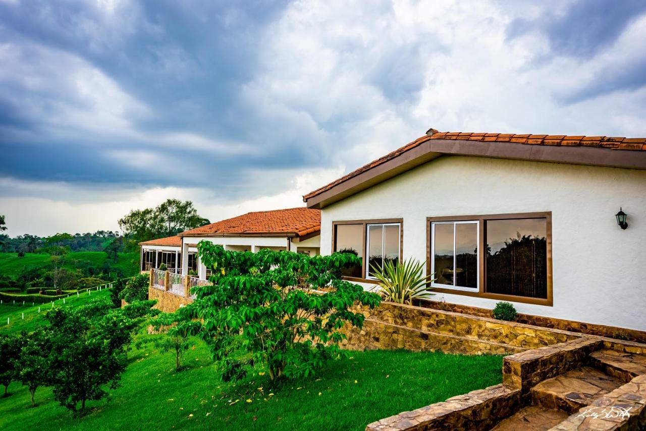 Hotel Estrella Del Monte อาร์เมเนีย ภายนอก รูปภาพ